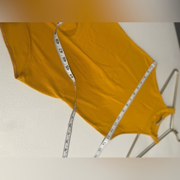 Zara Bodysuit Women size M Trafaluc
Yellow Mustard Ribbed Sleeveless
HalterNeck - Picture 5 of 5